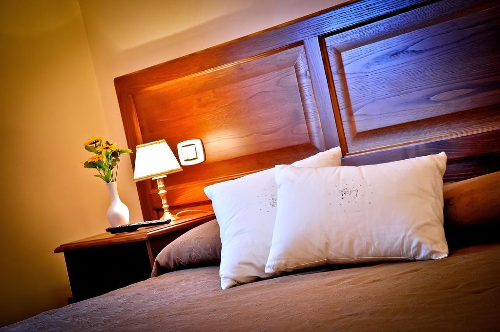Relais Cavour Hotel Рим Екстериор снимка